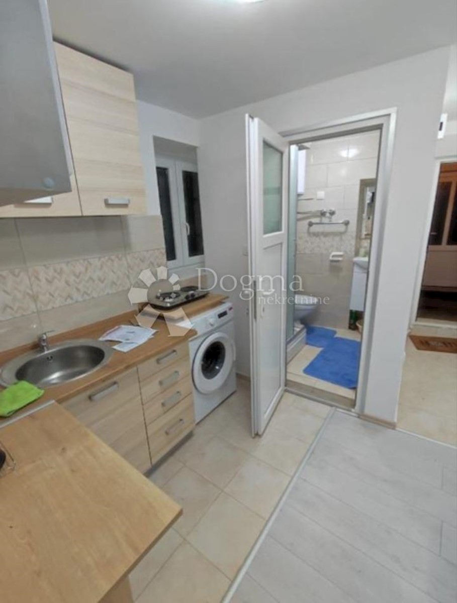 Apartmán Na prodej - SPLITSKO-DALMATINSKA KAŠTELA