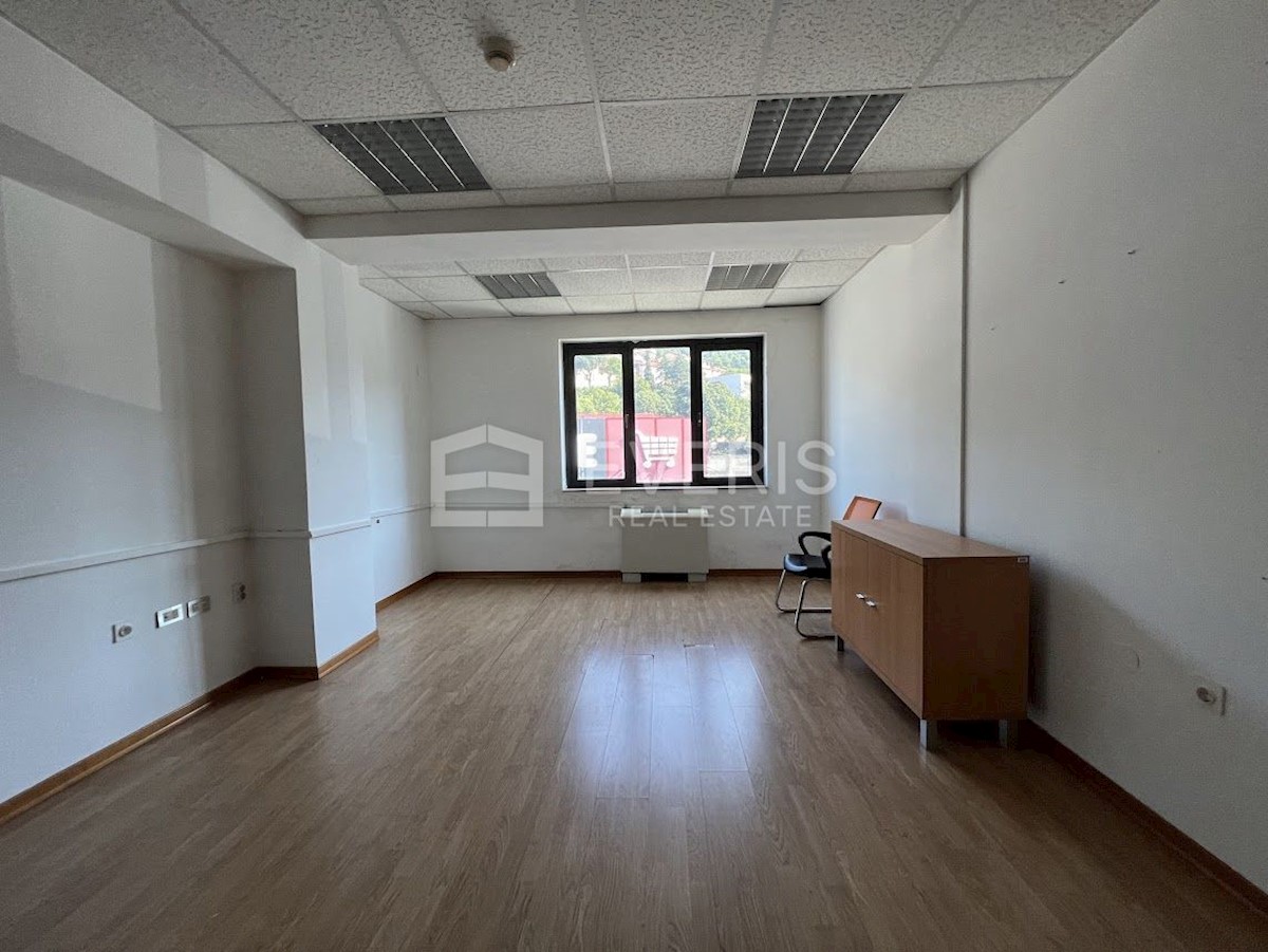 Lokal użytkowy Do wynajęcia - PRIMORSKO-GORANSKA RIJEKA