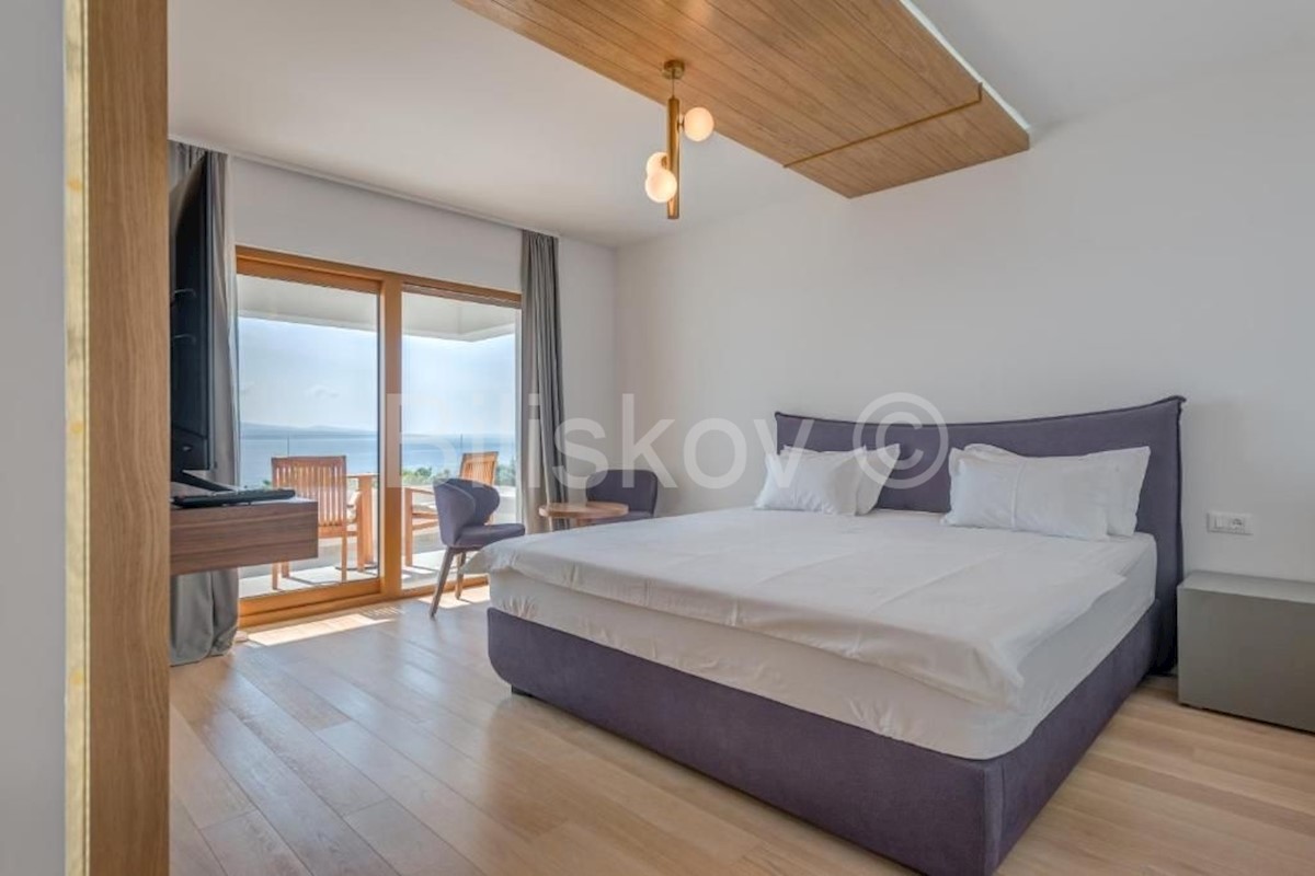 Casa In vendita - SPLITSKO-DALMATINSKA BAŠKA VODA