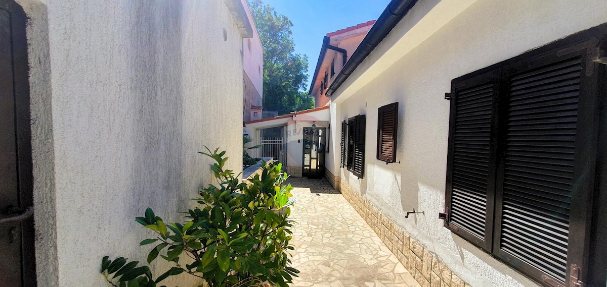 Flat For sale - LIČKO-SENJSKA SENJ