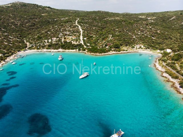 Zemljište na prodaju 2379 m² – Vinišće