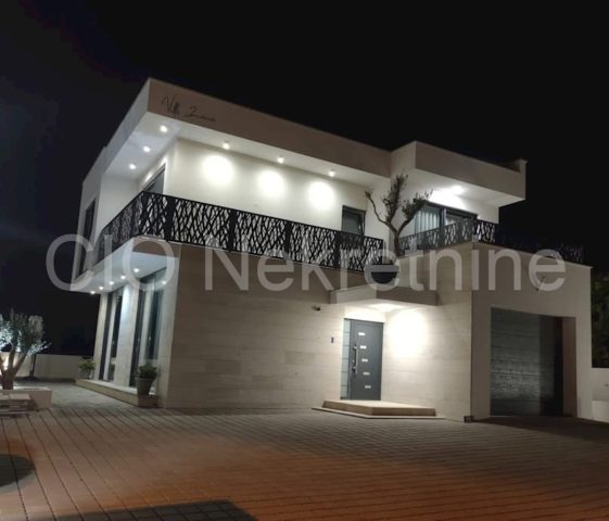 Dom na predaj 196 m² – Kaštel Stari
