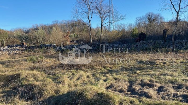Zemljište na prodaju 1000 m² – Gostinjac