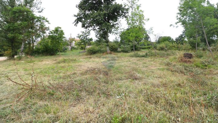 Działka na sprzedaż 588 m² – Sveti Lovreč Pazenatički