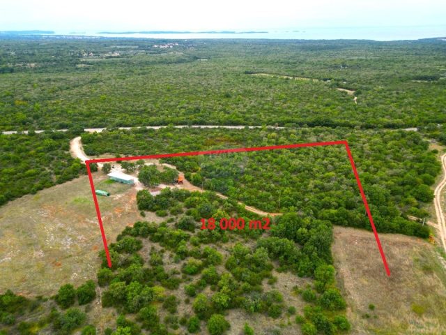 Pozemok na predaj 18000 m² – Bale