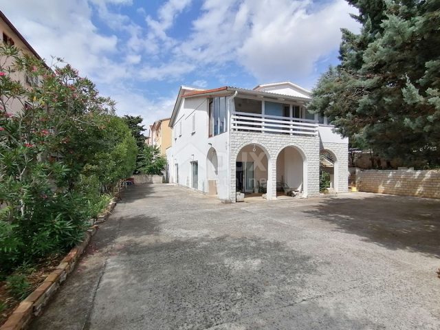 Kuća na prodaju 467 m² – Pula