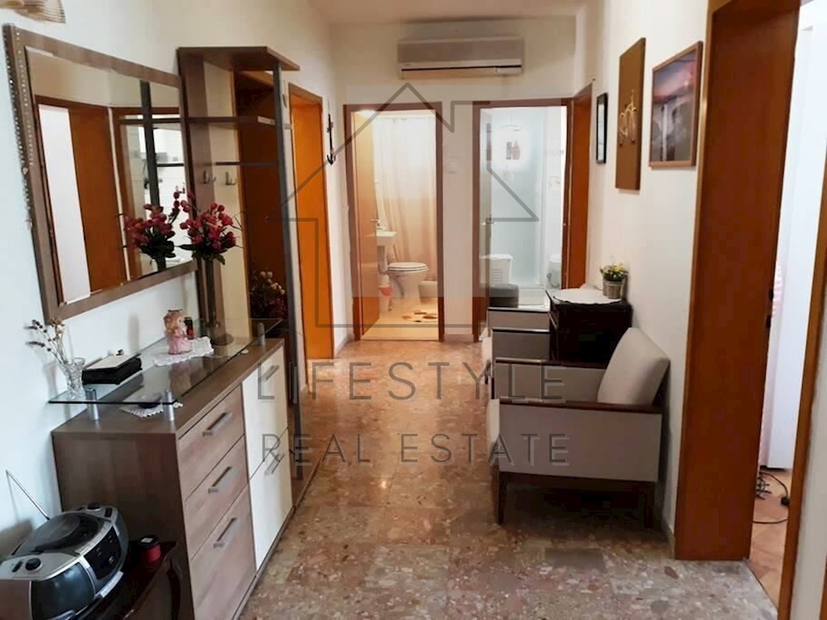 Flat For sale - SPLITSKO-DALMATINSKA STARI GRAD