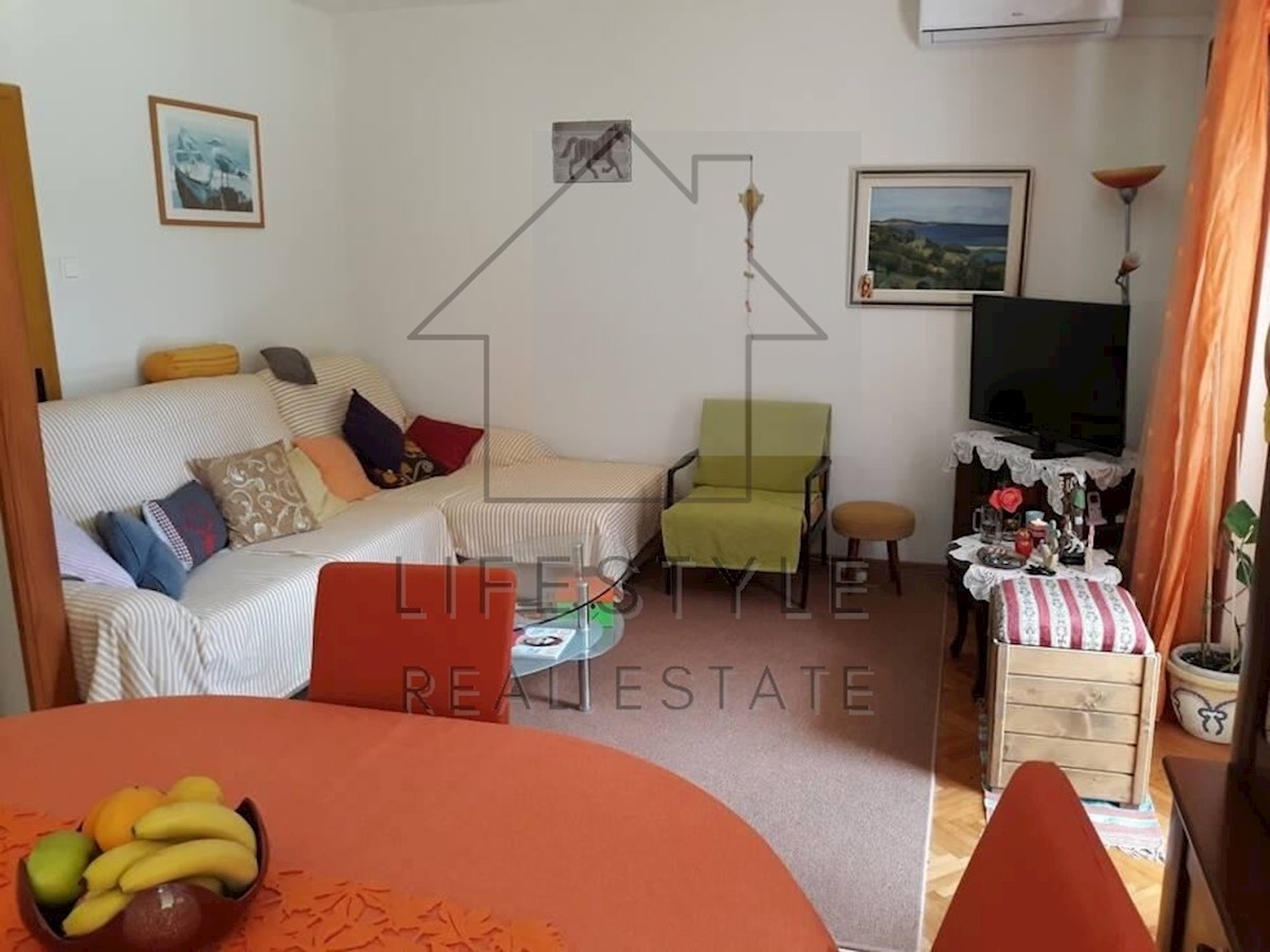 Flat For sale - SPLITSKO-DALMATINSKA STARI GRAD