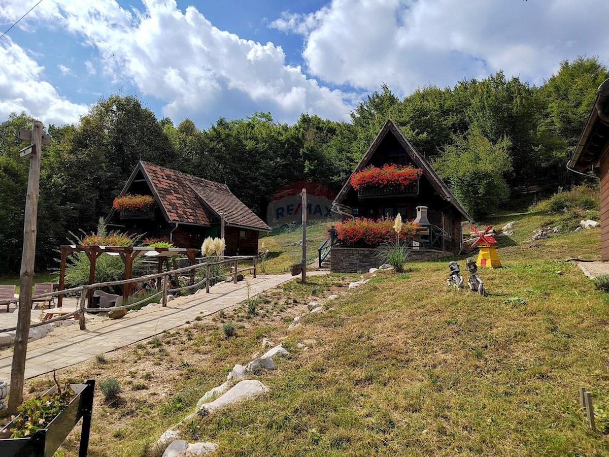 Poslovni prostor Na prodaju - LIČKO-SENJSKA PLITVIČKA JEZERA