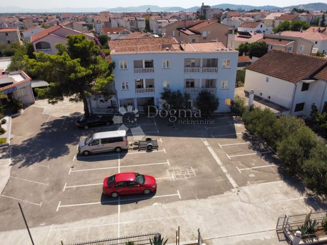 Lokal użytkowy na sprzedaż 585 m² – Vodice