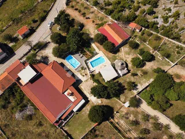 Maison à vendre 450 m² – Nevest