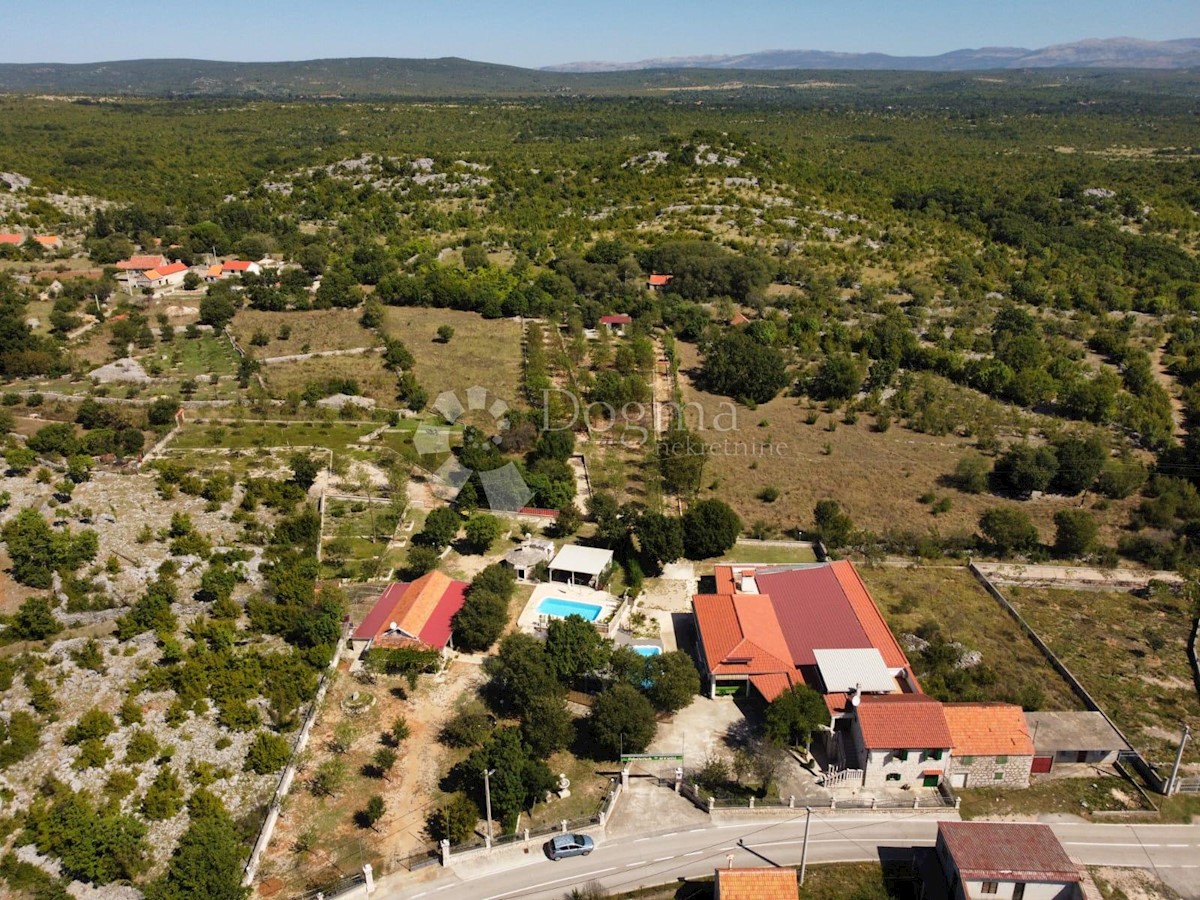 Haus Zu verkaufen - ŠIBENSKO-KNINSKA UNEŠIĆ