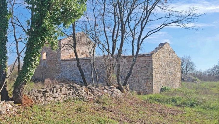 Zemljište na prodaju 6133 m² – Svetvinčenat