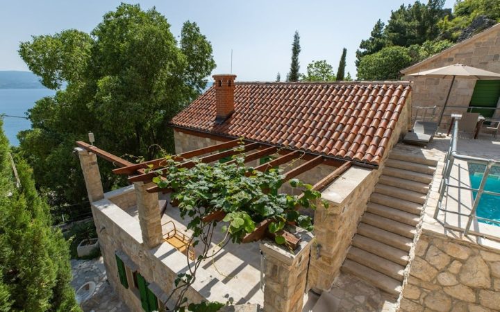 Kuća na prodaju 450 m² – Omiš