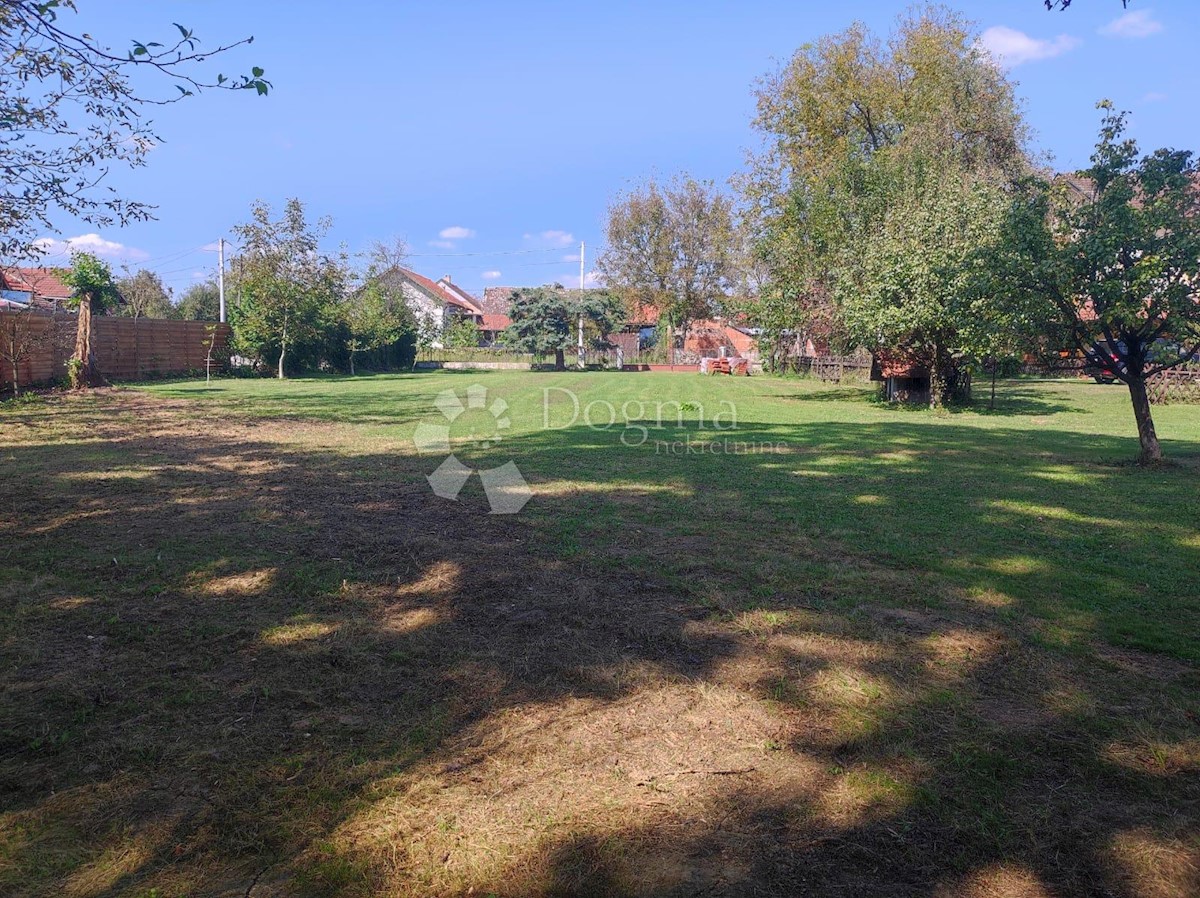 Land For sale - ZAGREBAČKA VELIKA GORICA