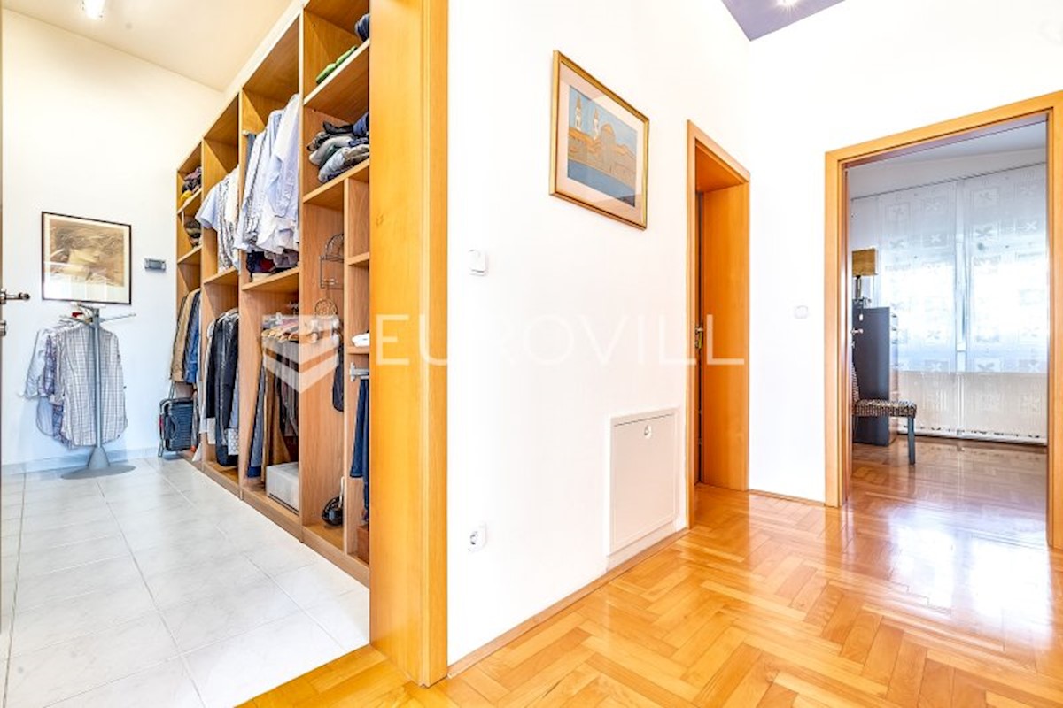 Maison À vendre - GRAD ZAGREB ZAGREB