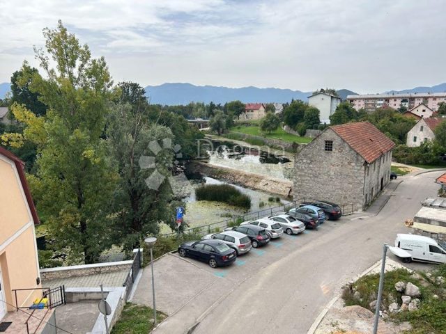 Lokal użytkowy na sprzedaż 810 m² – Gospić