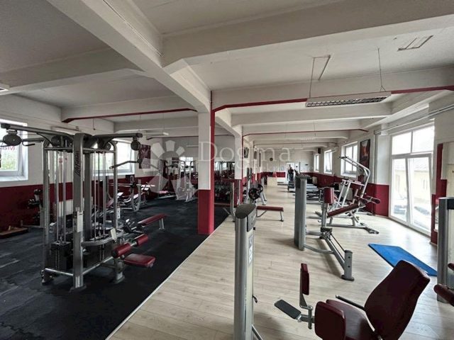 Locaux commerciaux À vendre - Ličko-senjska Gospić - foto 5/25