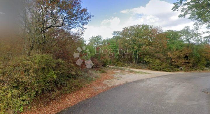 Działka na sprzedaż 3136 m² – Kras