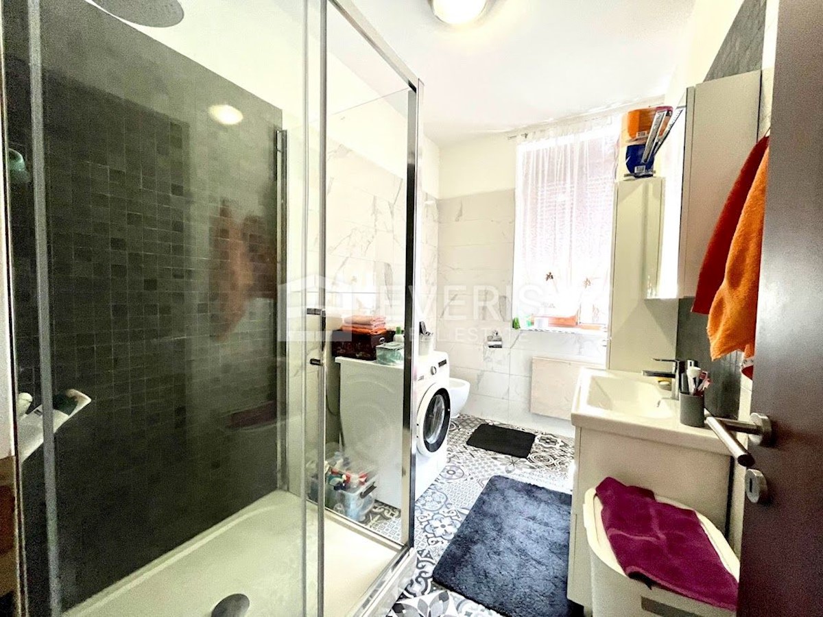Flat For sale - PRIMORSKO-GORANSKA KASTAV