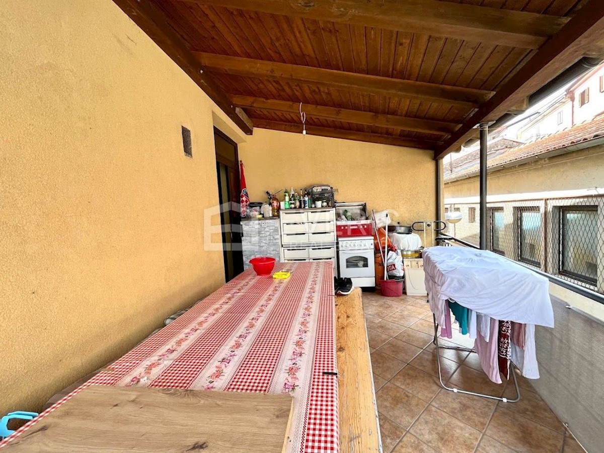 Flat For sale - PRIMORSKO-GORANSKA KASTAV