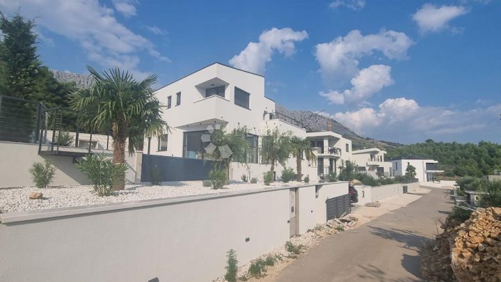 House for sale 238 m² – Podstrana
