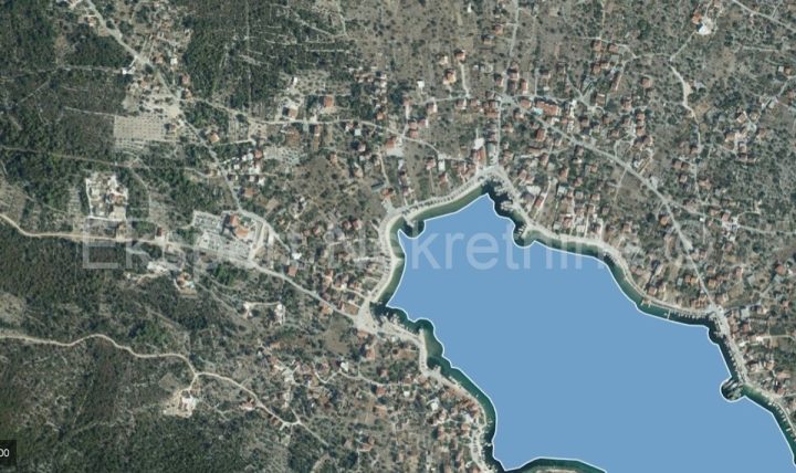 Zemljište na prodaju 1452 m² – Vinišće