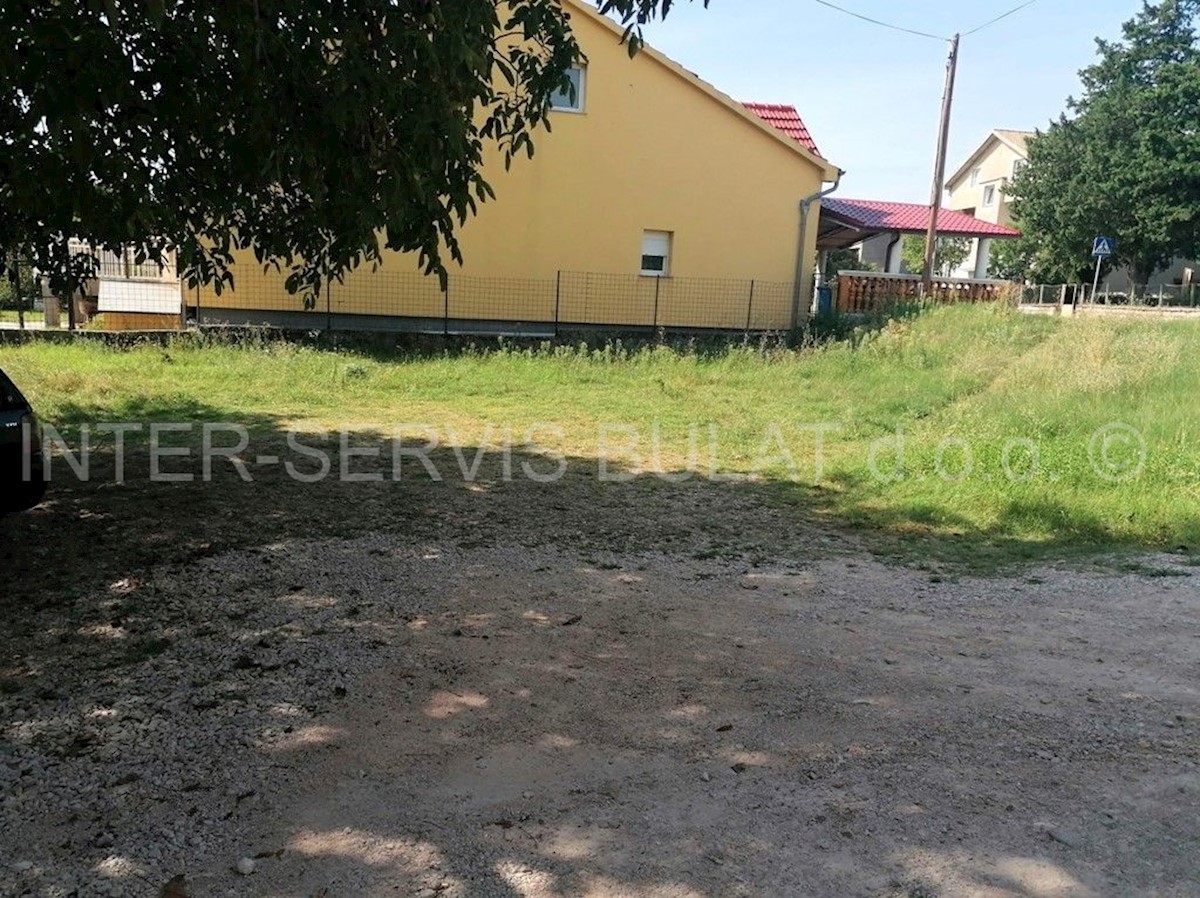 Terreno In vendita - ŠIBENSKO-KNINSKA KNIN