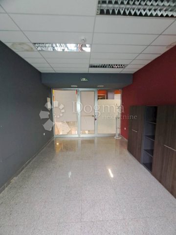 Poslovni prostor na prodaju 17 m² – Viškovo