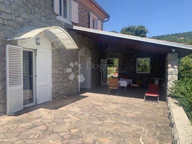 Dom na predaj 180 m² – Poljane