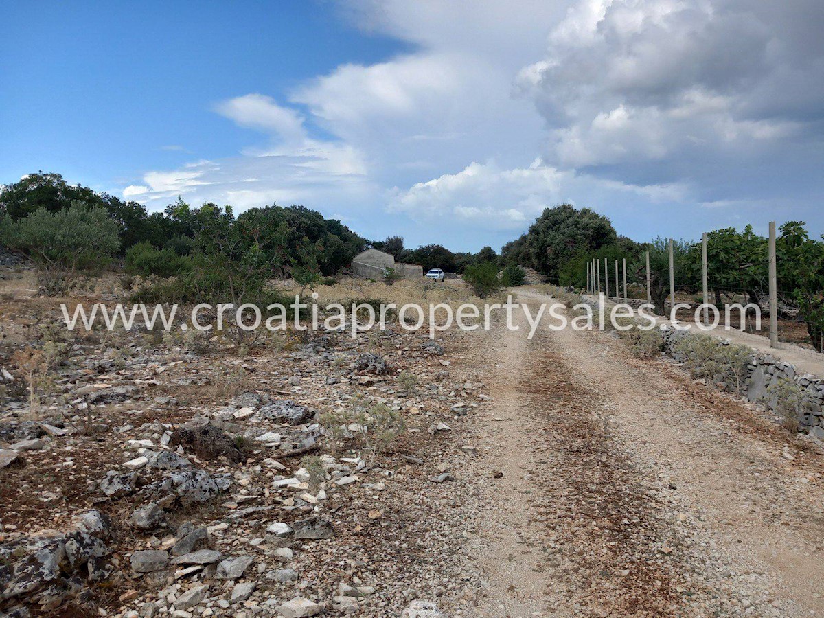 Land For sale - SPLITSKO-DALMATINSKA BRAČ