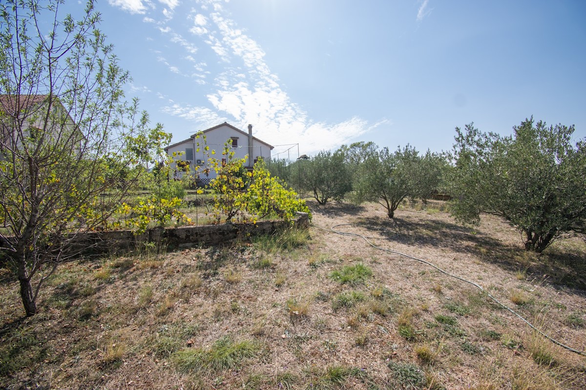 Hiša Na predaj - ŠIBENSKO-KNINSKA ŠIBENIK