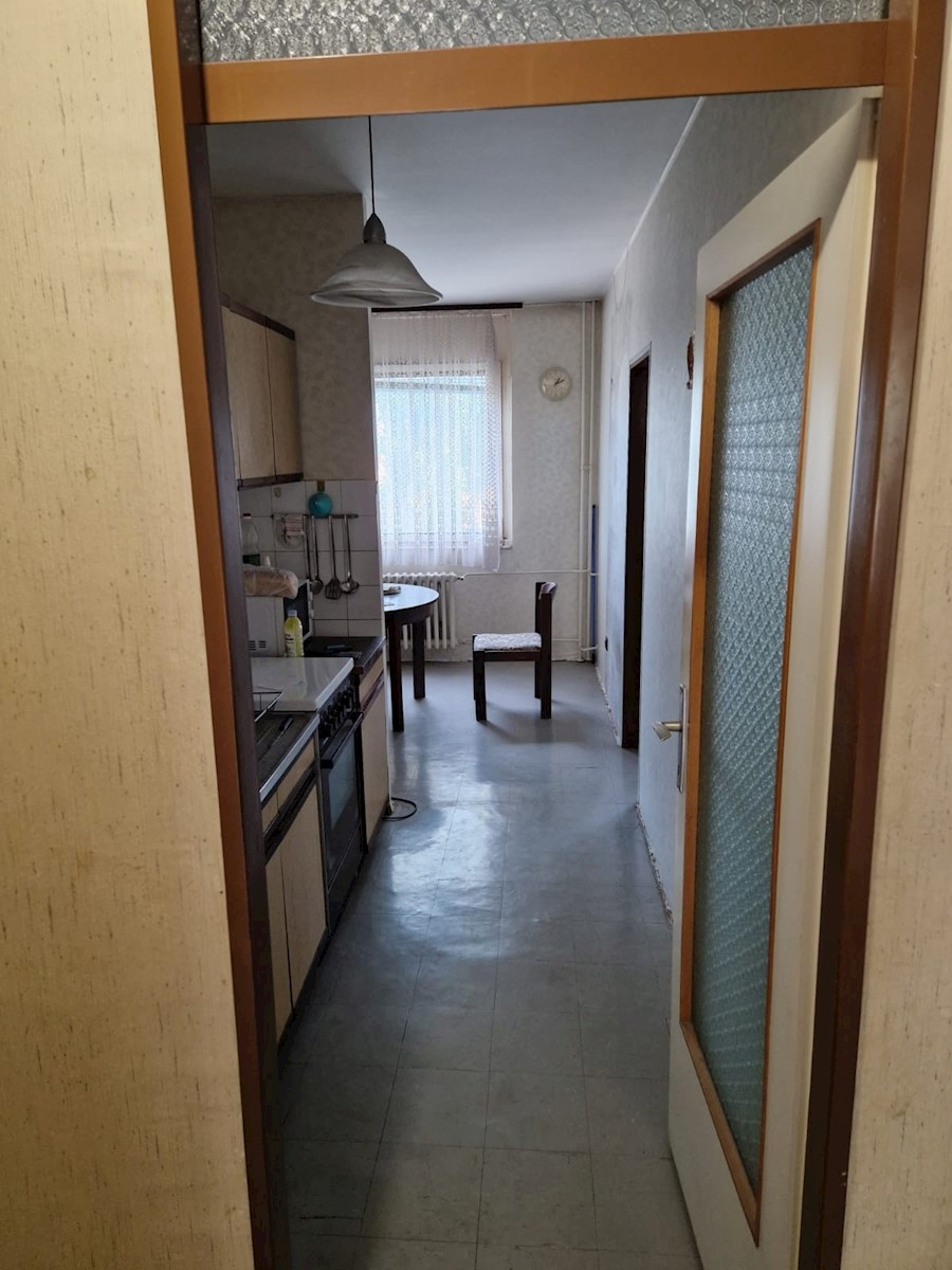 Appartement À vendre - OSJEČKO-BARANJSKA OSIJEK