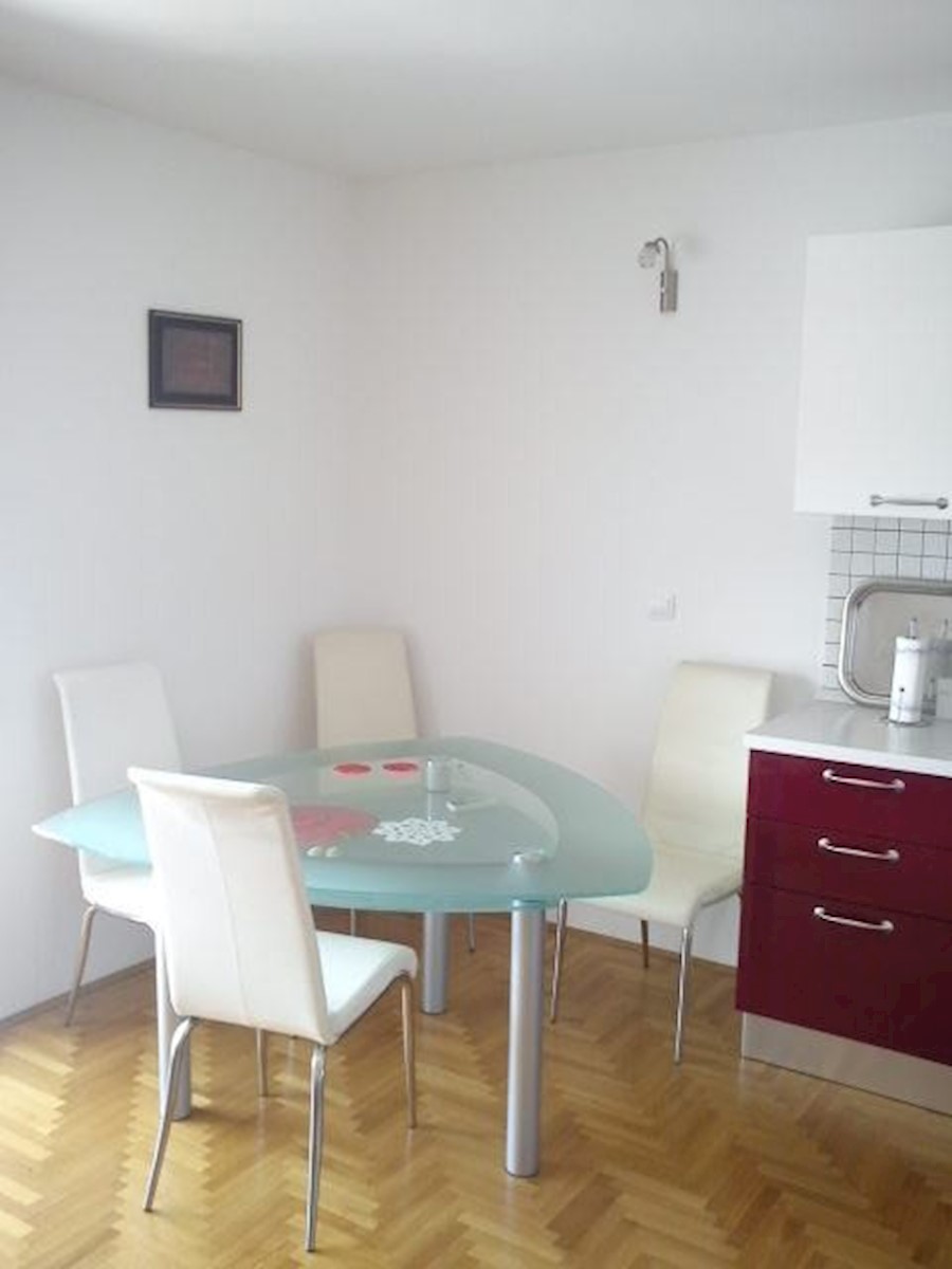 Flat For sale - SPLITSKO-DALMATINSKA BAŠKA VODA