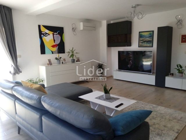 Haus zu vermieten 403 m² – Matulji
