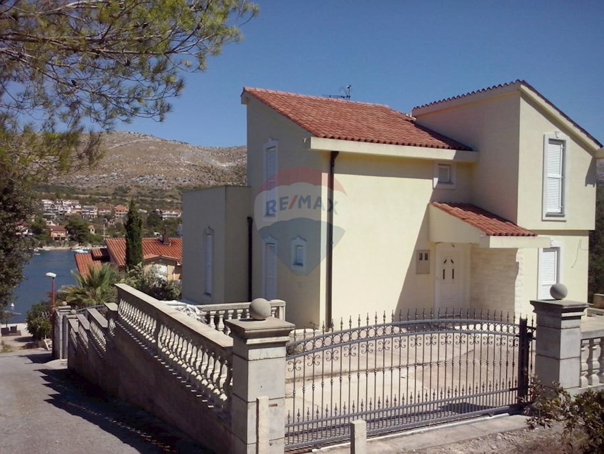 Casa In vendita - ŠIBENSKO-KNINSKA ŠIBENIK