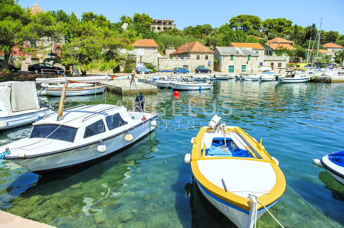 Zemljište Na prodaju - SPLITSKO-DALMATINSKA ŠOLTA