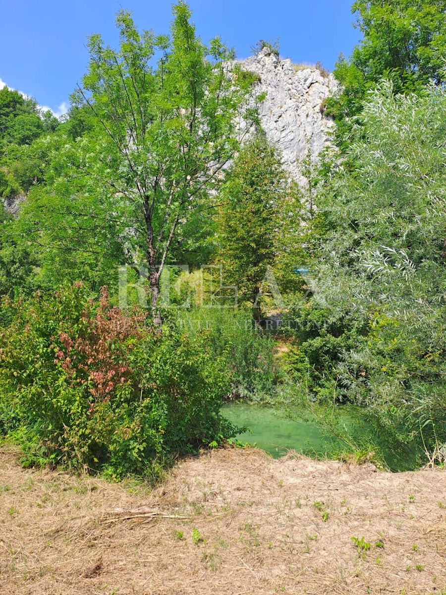 Land For sale - LIČKO-SENJSKA PLITVIČKA JEZERA