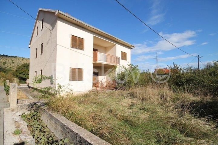 Maison À vendre DRNIŠ