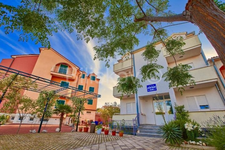 Kuća na prodaju 700 m² – Vodice