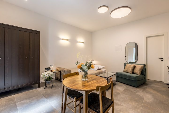 Appartement À louer - Splitsko-dalmatinska Split - foto 2/14