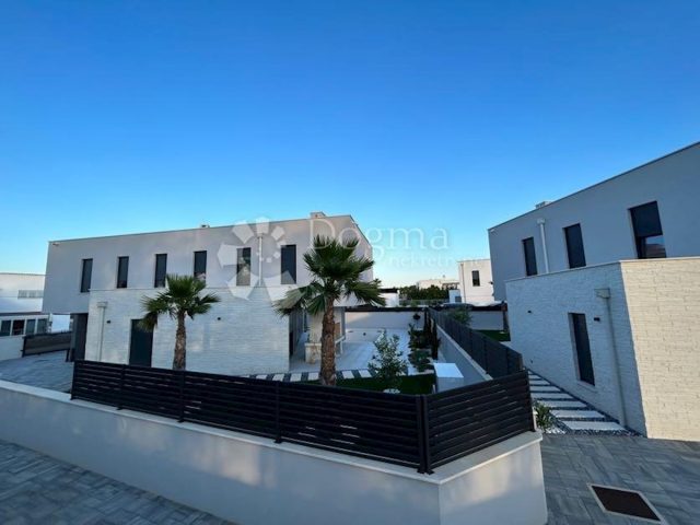 Kuća Na prodaju - Zadarska Nin - foto 5/69