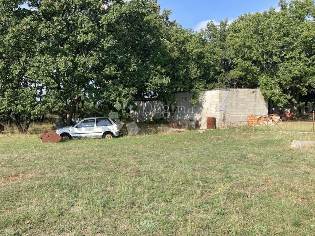 Zemljište na prodaju 3774 m² – Peruški