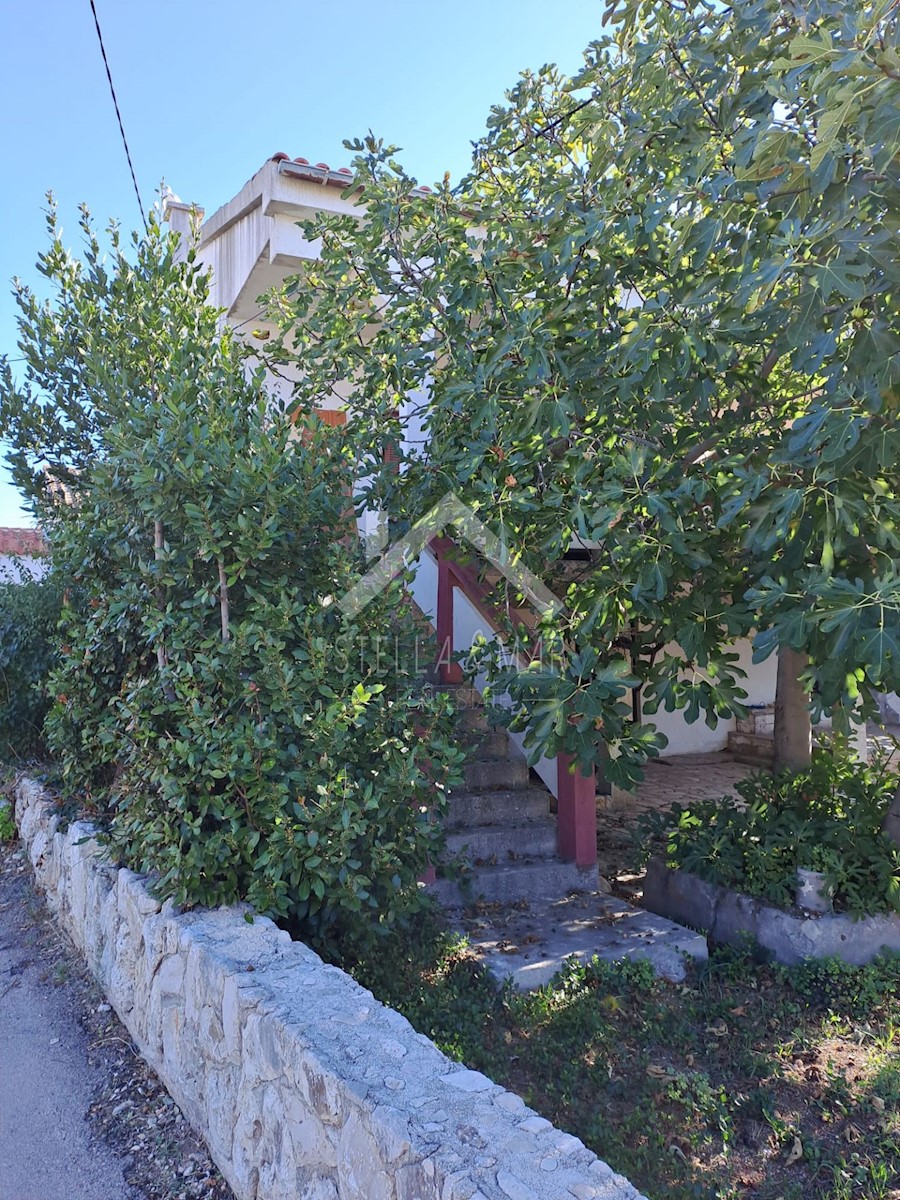 Hiša Na predaj - ZADARSKA VIR