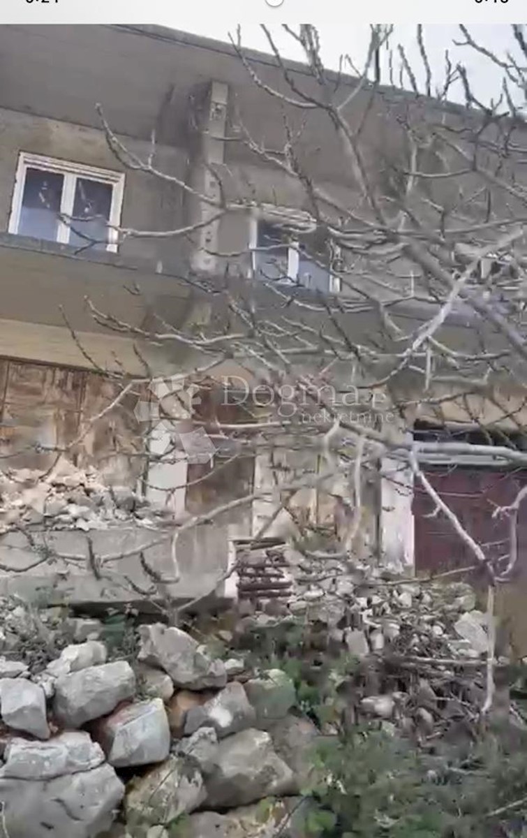 Maison À vendre - ŠIBENSKO-KNINSKA ROGOZNICA