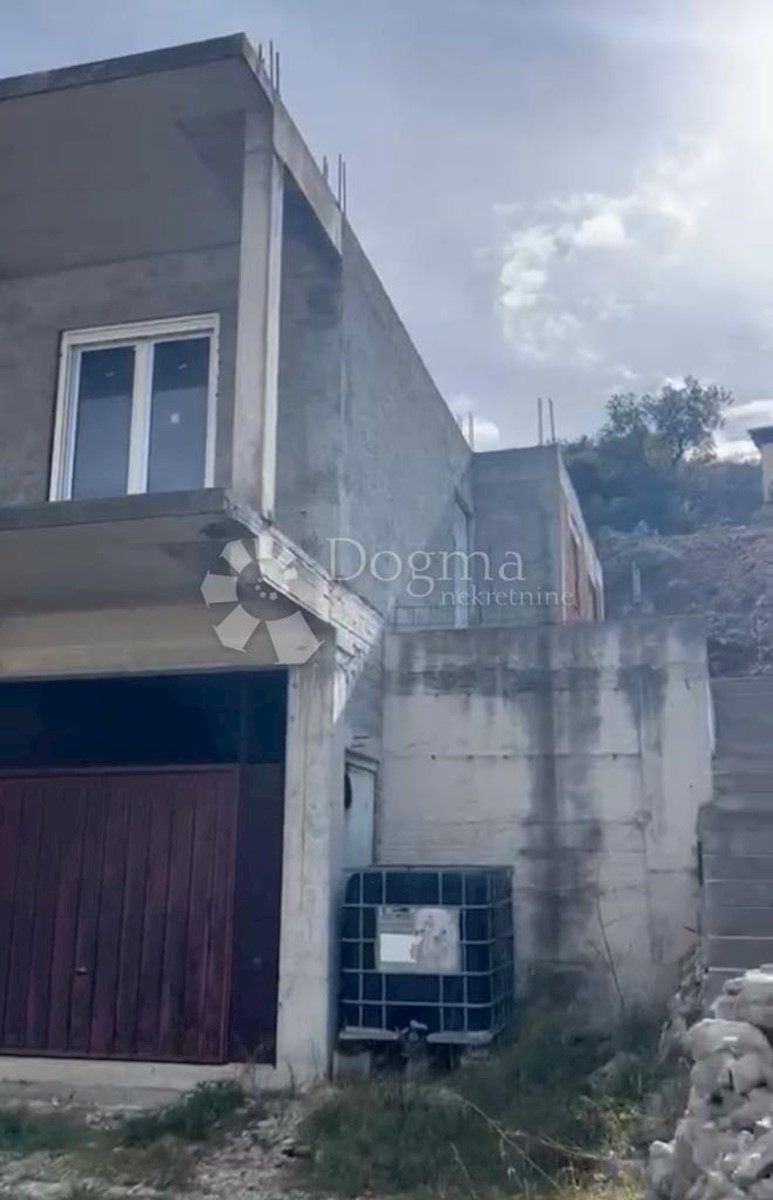 Maison À vendre - ŠIBENSKO-KNINSKA ROGOZNICA