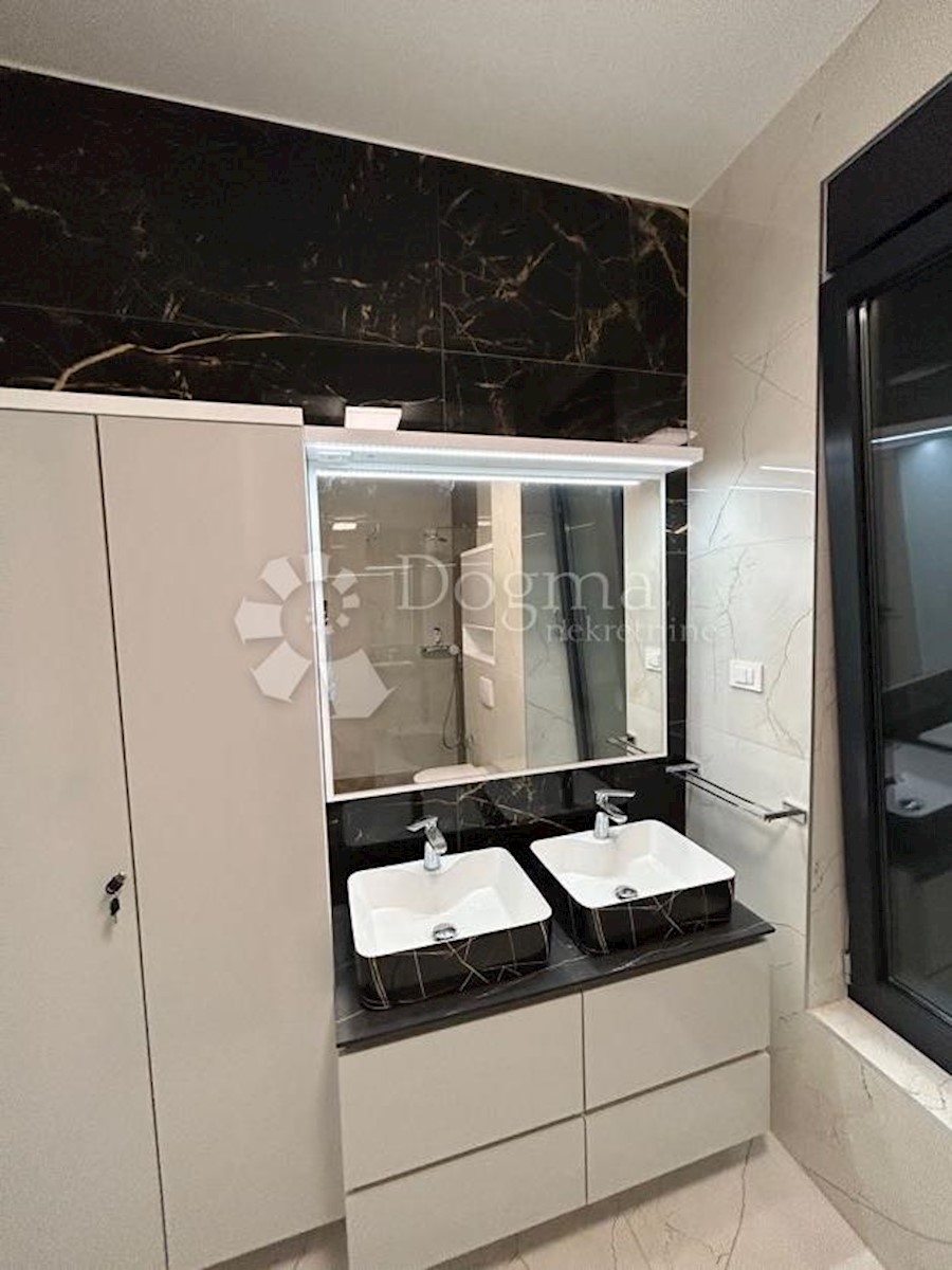 House For sale - ZADARSKA Nin