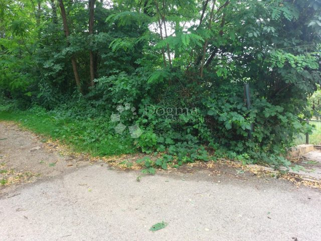 Parcela na predaj 1840 m² – Susedgrad