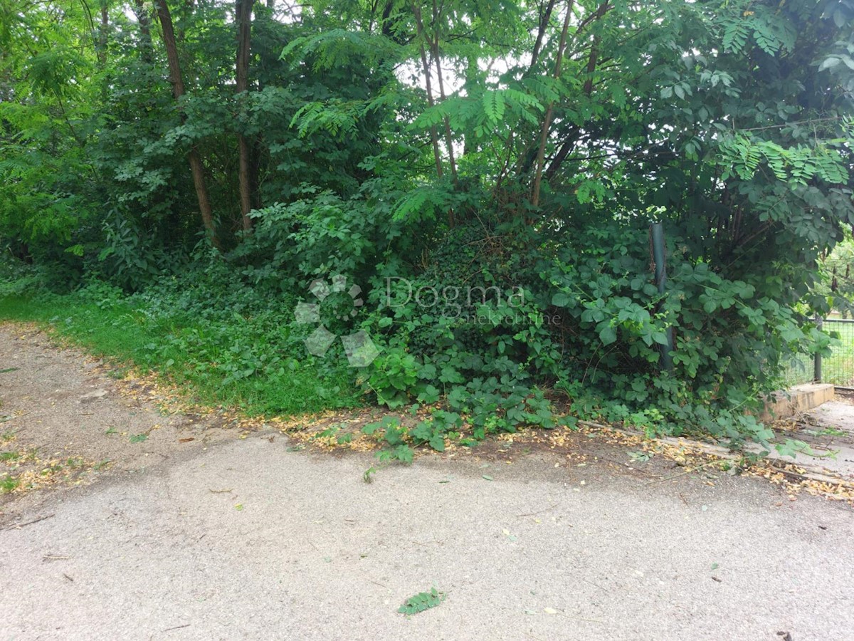 Land For sale SUSEDGRAD
