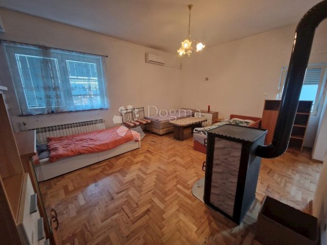 Kuća na prodaju 255 m² – Sesvetski Kraljevec